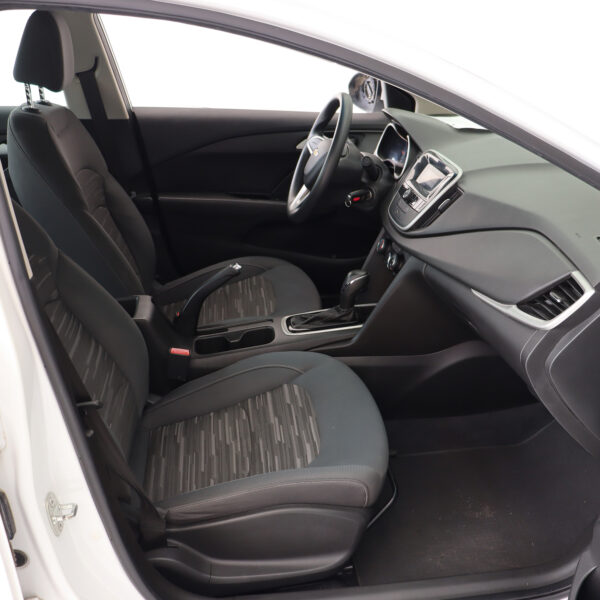 CHEVROLET CAVALIER LS TA 2020 - Image 4